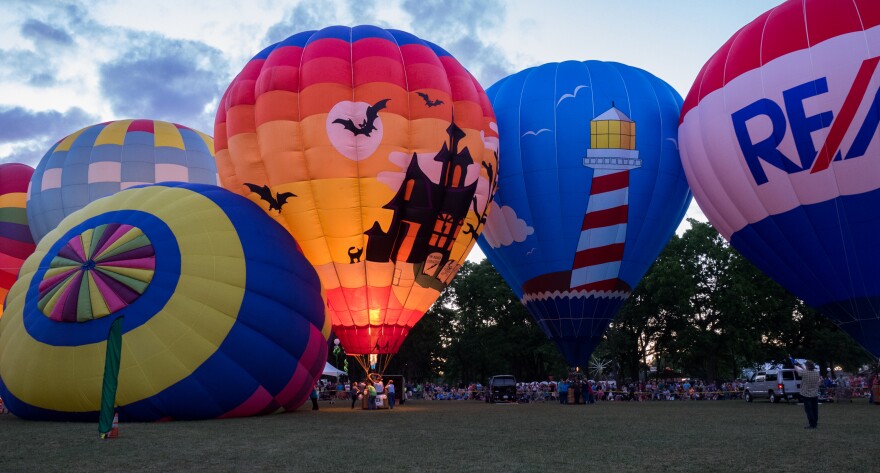 Hot air balloons photo