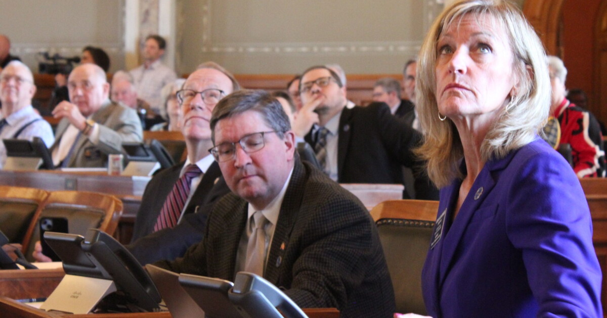 Kansas lawmakers will soon start a special session on tax cuts. Here’s ...