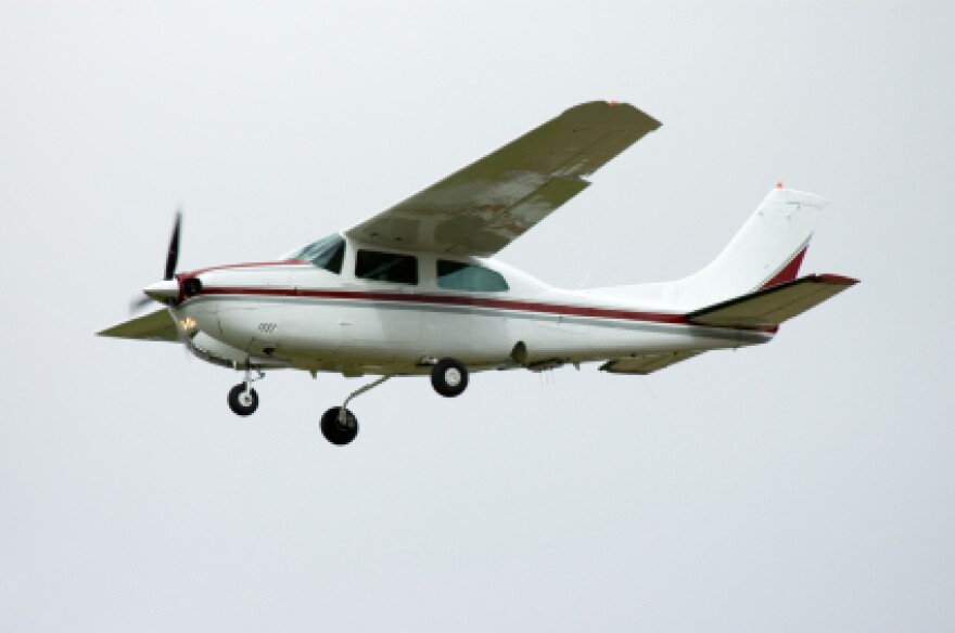 A single-engine airplane, similar to the one that caught fire in Spanish Fork.