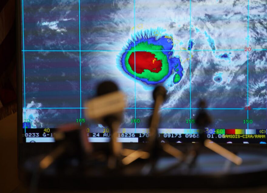 Hurricane-Lane-at-Diamond-Head-EOC-before-press-conference-640x464.jpg
