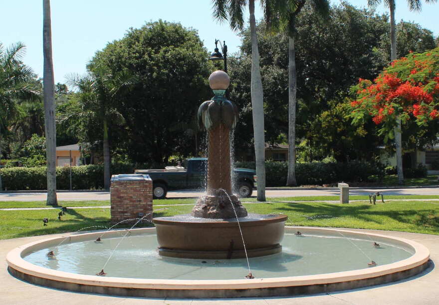 Tootie McGregor Fountain on McGregor Boulevard