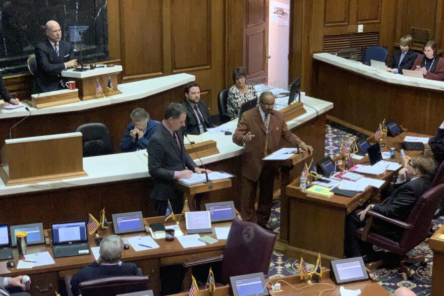 Rep. Todd Huston (R-Fishers) debates the budget bill with Rep. Vernon Smith (D-Gary). (Brandon Smith/IPB News)
