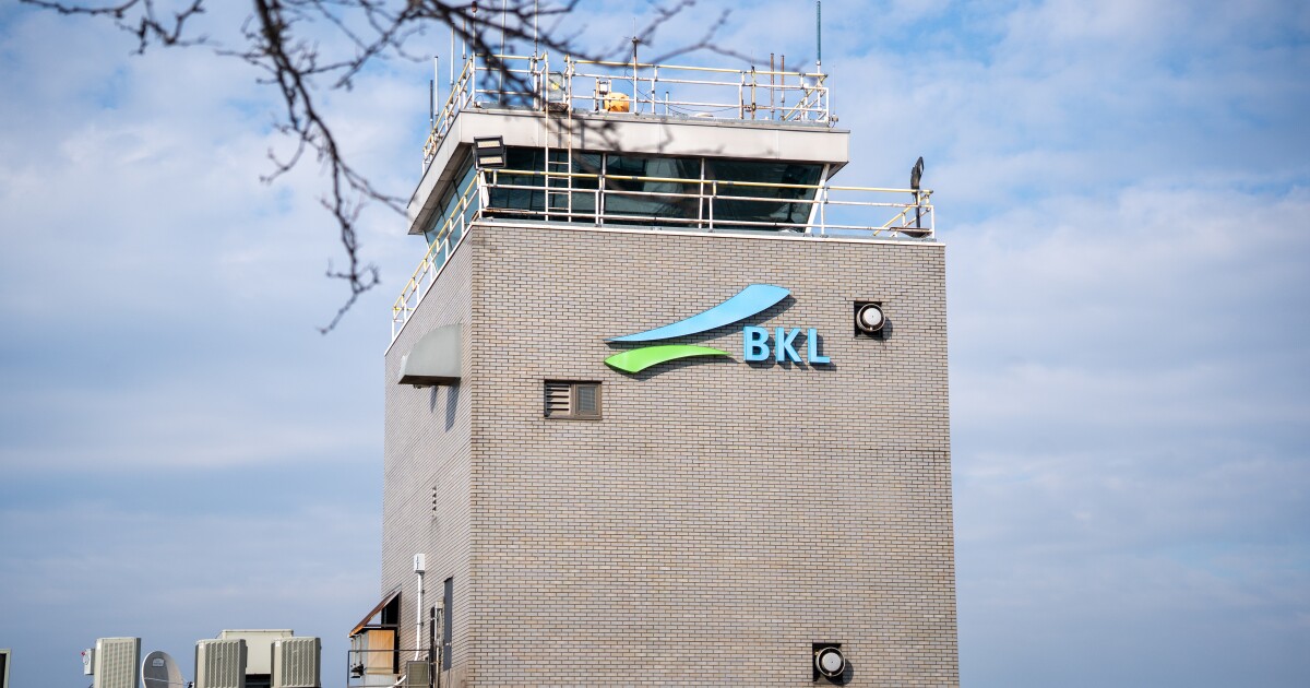 Cleveland Mayor not backing down on plan to close Burke Lakefront Airport