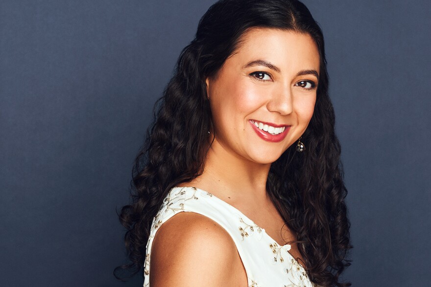 Soprano Lisa Buhelos