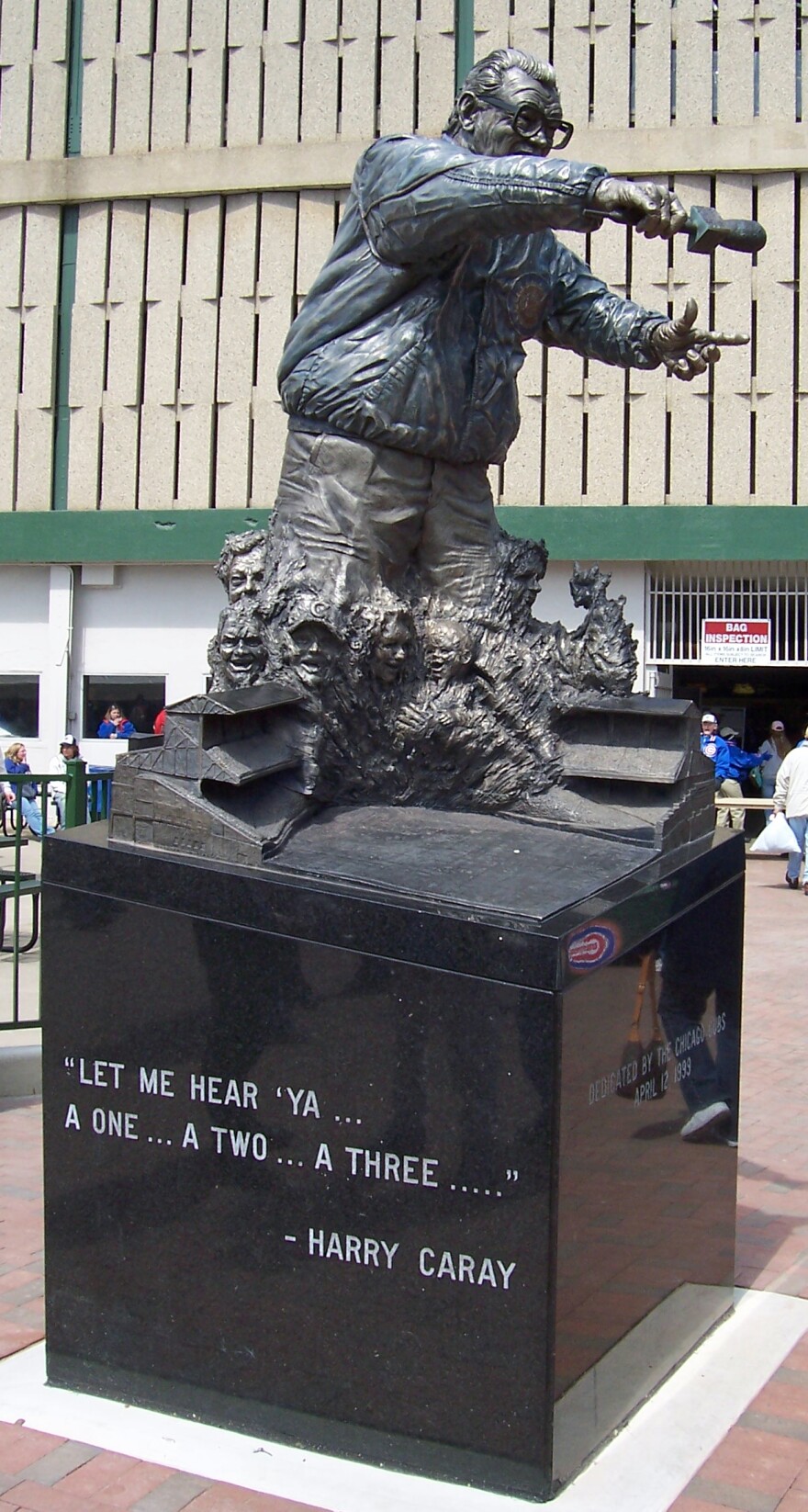 Bob Uecker will be getting a statue in the last row of Miller Park