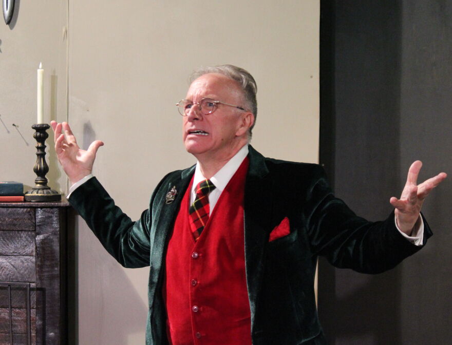 In the role of William Gillette, Scott Carpenter demonstrates split-second comedic timing and a feel for farce.