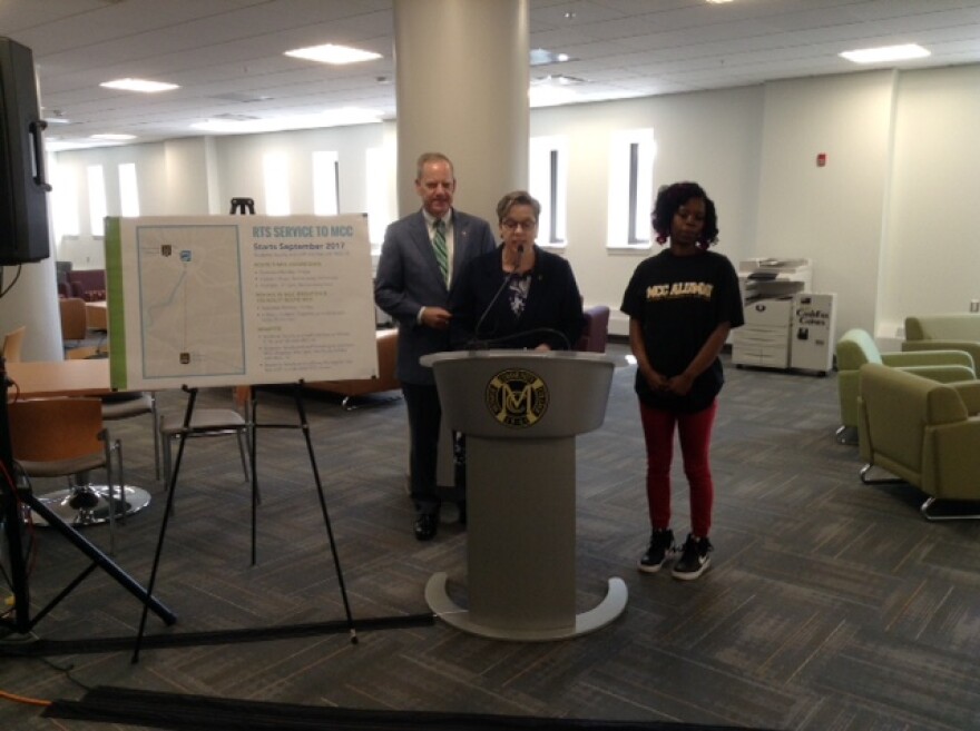 Anne Kress and Bill Carpenter announce new agreement on free bus transportation for students, faculty and staff