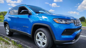 2023 Jeep Compass Latitude right side