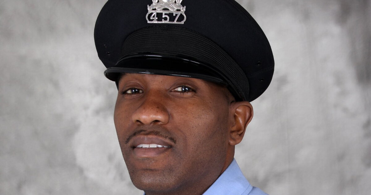 St. Louis police officer killed after being hit by car on I-70 | STLPR