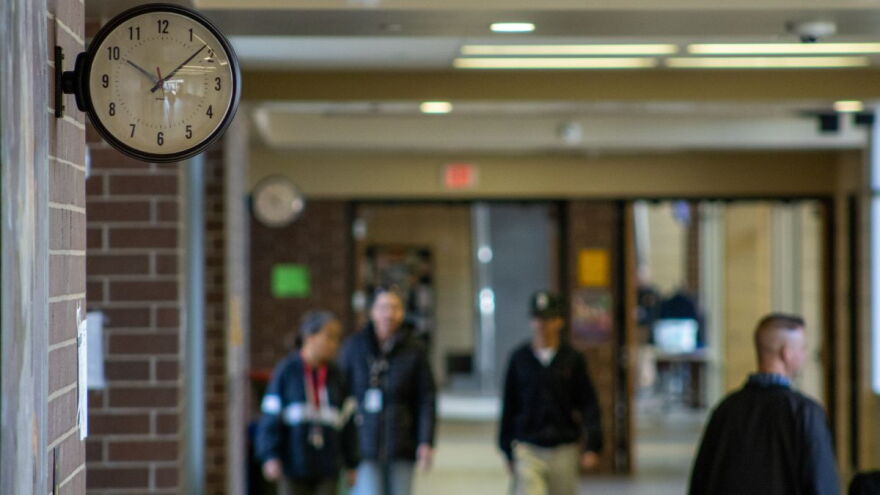 ?url=http%3A%2F%2Fnpr brightspot.s3.amazonaws.com%2F3a%2Fac%2F2d22cf53450eb25ab93ec7520313%2F082625 blaisemesa thebeacon school hallway - Banning phones in Kansas schools has bipartisan support. So why is a proposed law stalling? 1 Kansas schools are trying their best to enroll children quickly.