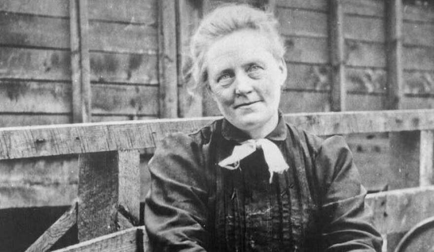 A black-and-white portrait of Thea Foss