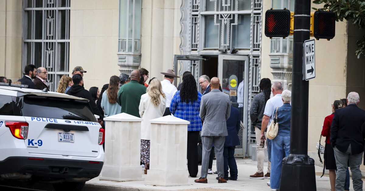 Judge in Prairieland ICE shooting case will singlehandedly conduct jury selection after mistrial