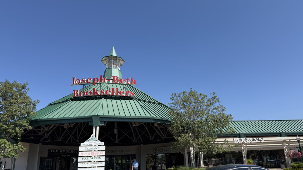Joseph-Beth opened its original location at Lexington Green in 1986.