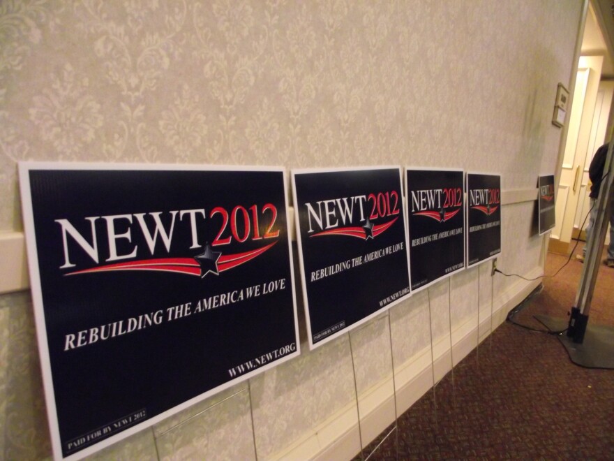 Newt Signs at the Radisson Hotel Ballroom