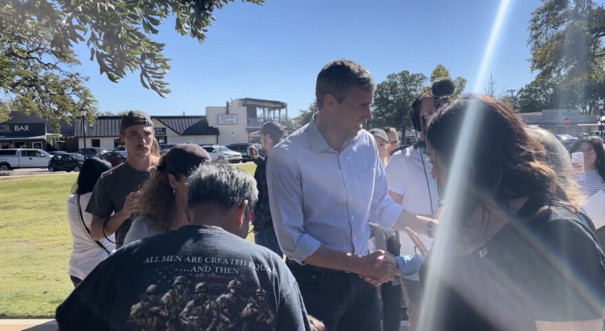  Beto O'Rourke greets supporters at Round Rock on October 26, 2022. 