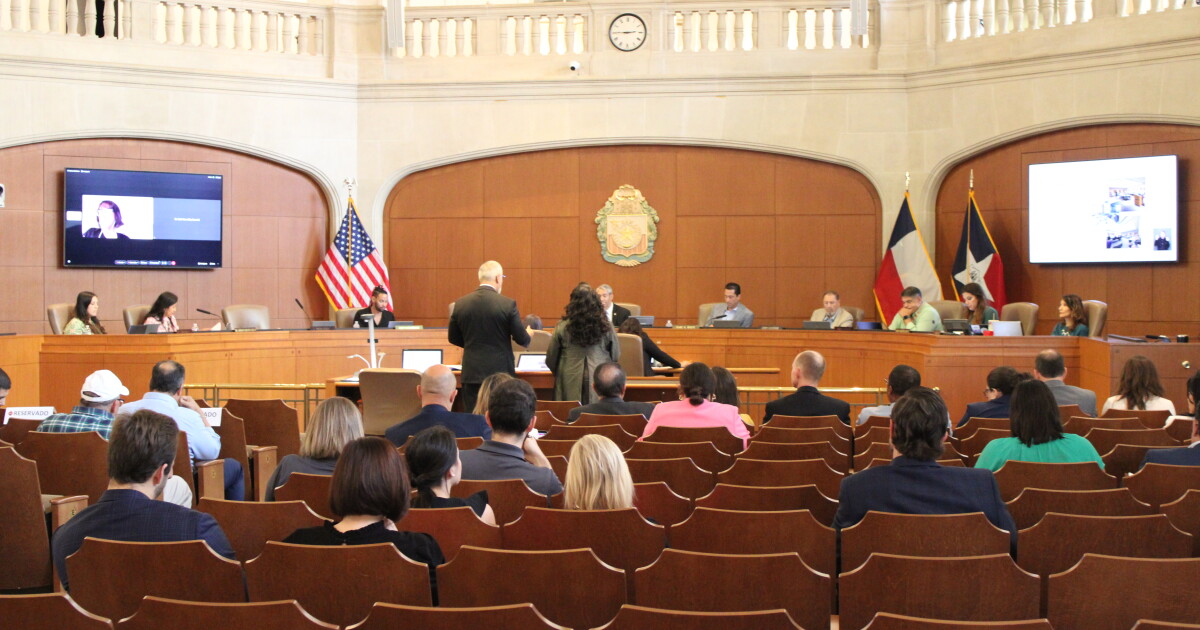 City council deflates Charter Review Commission's plan for $35K salary ...