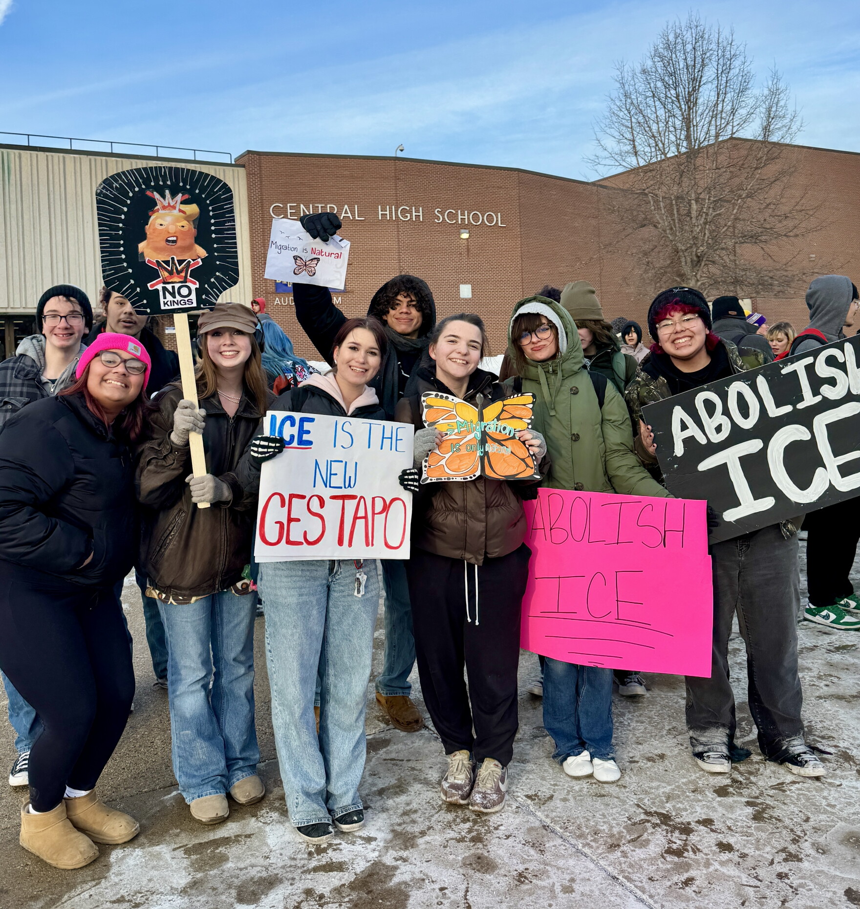 Milwaukee high school students walk out of school to protest ICE ...