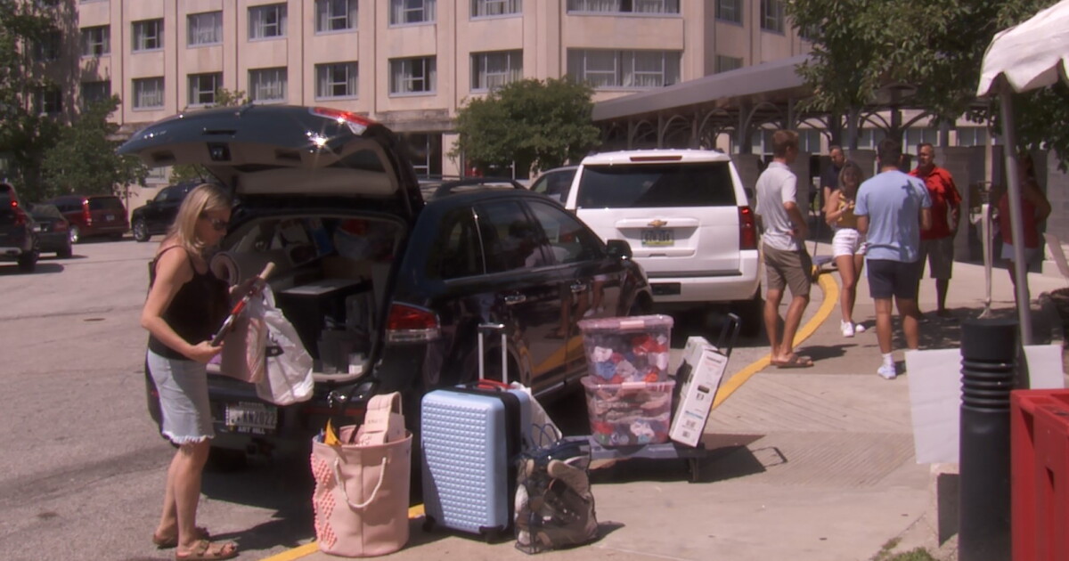 Roads, campus busy this week as students return to IU