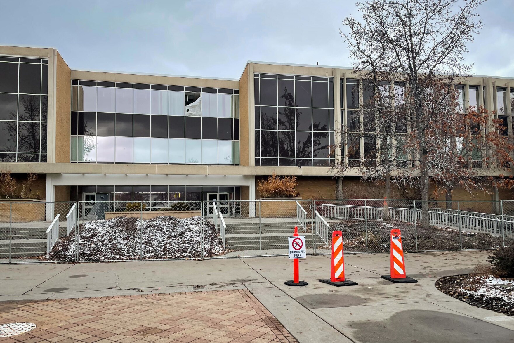 The memories aren t being demolished : BYU bids adieu to the Harris