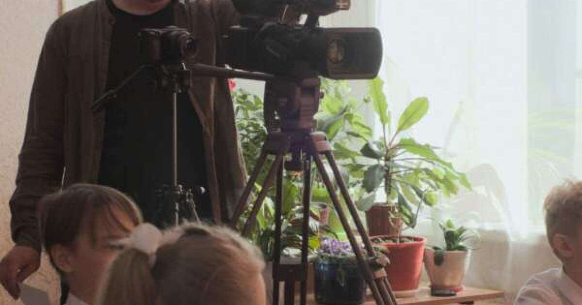 'Mr. Nobody Against Putin' shows pro-war propaganda campaign in Russian schools