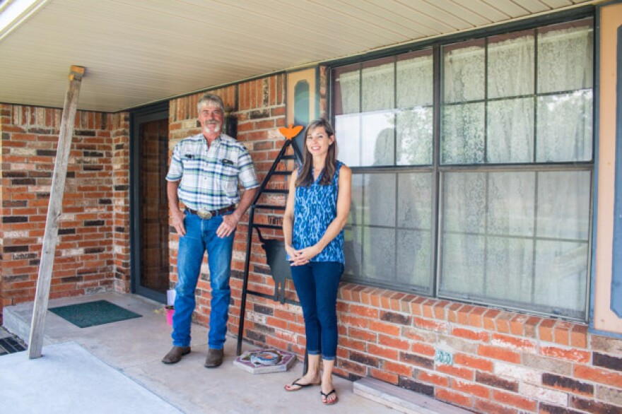 David Von Tungeln and his daughter, Amanda Rosholt, at a family home near Calumet, Okla. Von Tungeln wrote a $500 check to a political committee backing a 'yes' vote on State Question 777.