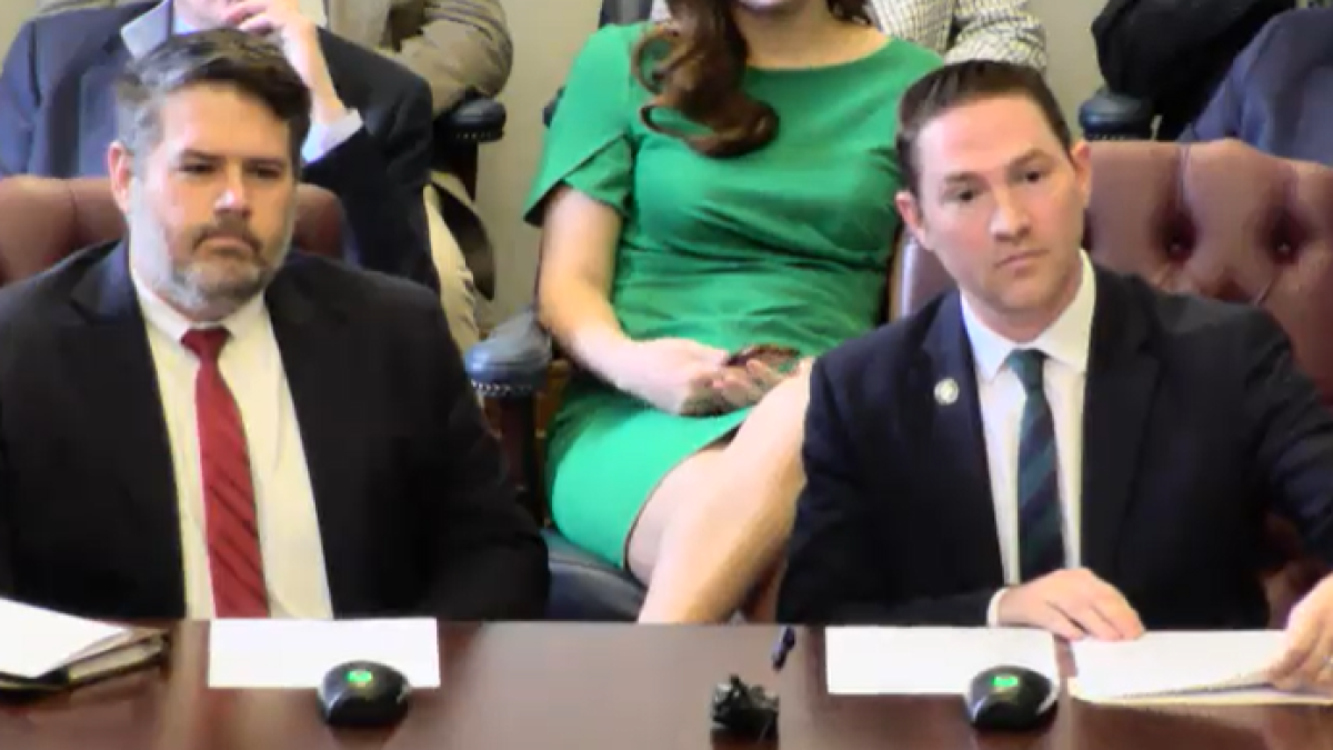 School cell phone ban passes Arkansas Senate committee