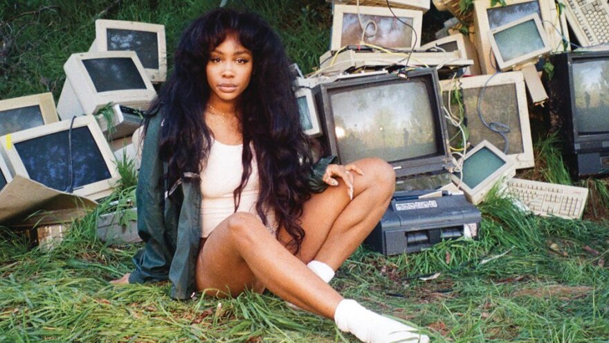 SZA on the cover of<em> CTRL</em>.