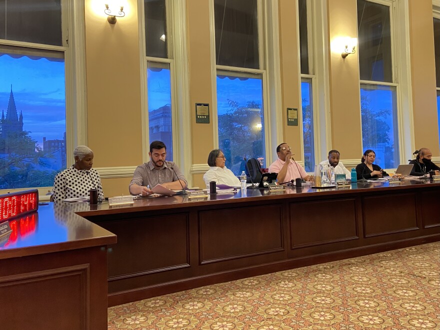The Newburgh City Council narrowly voted to approve the formation of a charter review commission during its meeting on Tuesday, May 25, 2026.