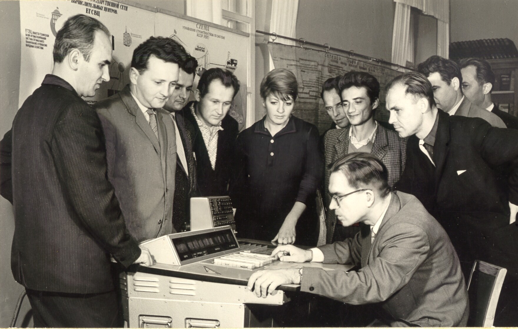 разработки ссср. ссср кибернетик. советские разработчики. советский интернет. компьютеры 80-х годов.
