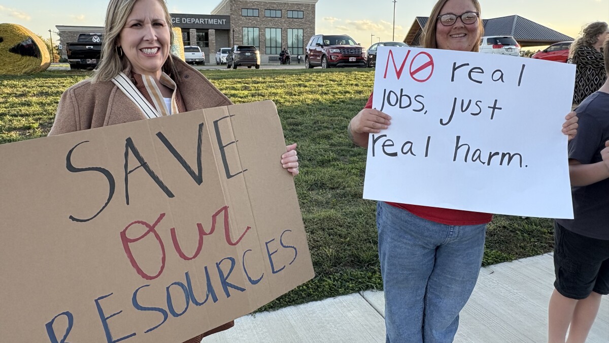 A data center insider wants to halt their construction in Kentucky