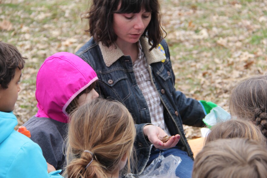 Outdoor educator Cara Murphy teaching a nature class in Tower Grove Park.