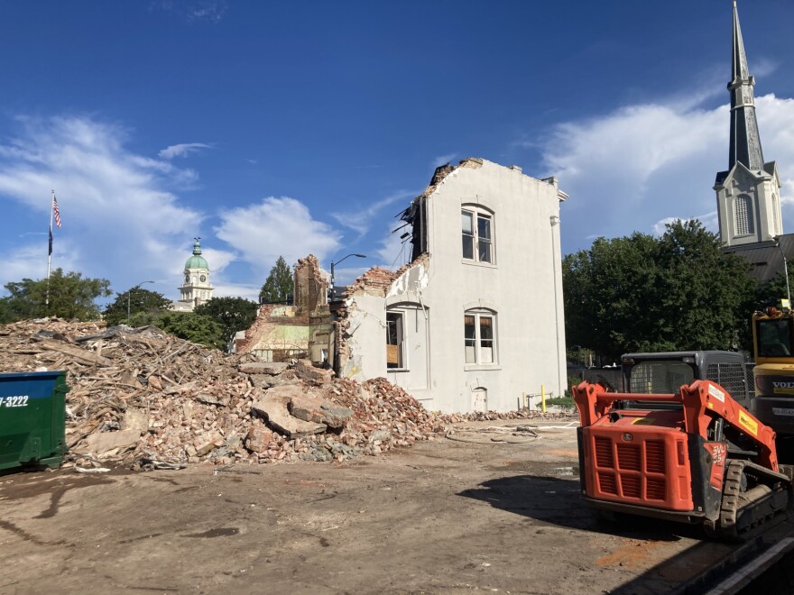 Demolition of the 100-year-old Saye Building begins as the years-long litigation between Athens-Clarke County Government and Athens First United Methodist Church finally comes to a close.