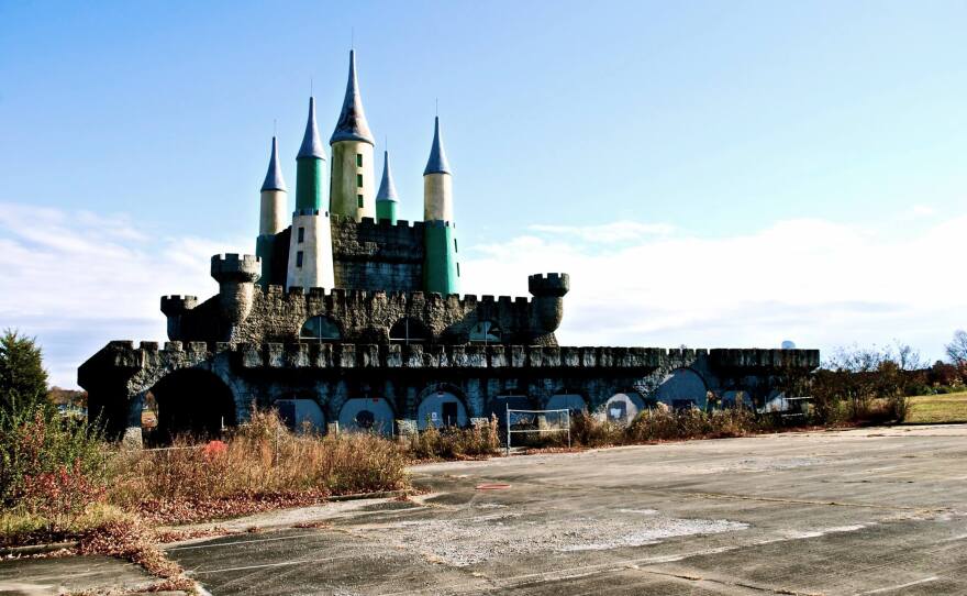 Heritage_Castle_abandoned_0.jpg