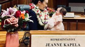 Hawaii State House Rep. Jeanne Kapela, with her daughter. (Courtesy of Jeanne Kapela)