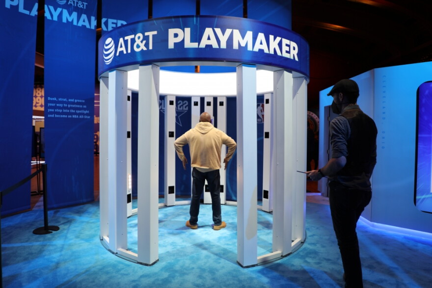  The NBA Crossover fan experience features several virtual reality exhibits.