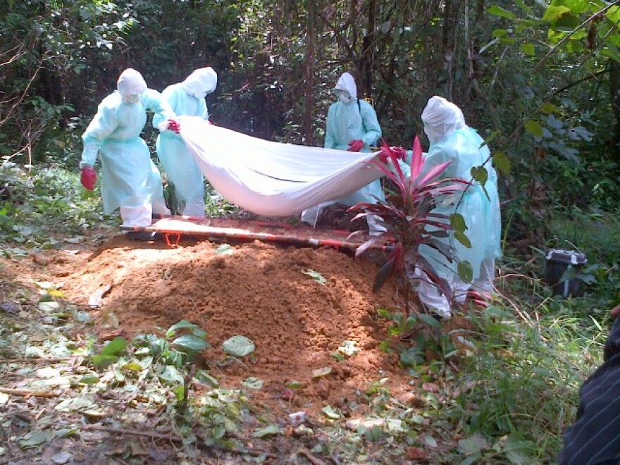 Ebola_burial.jpg