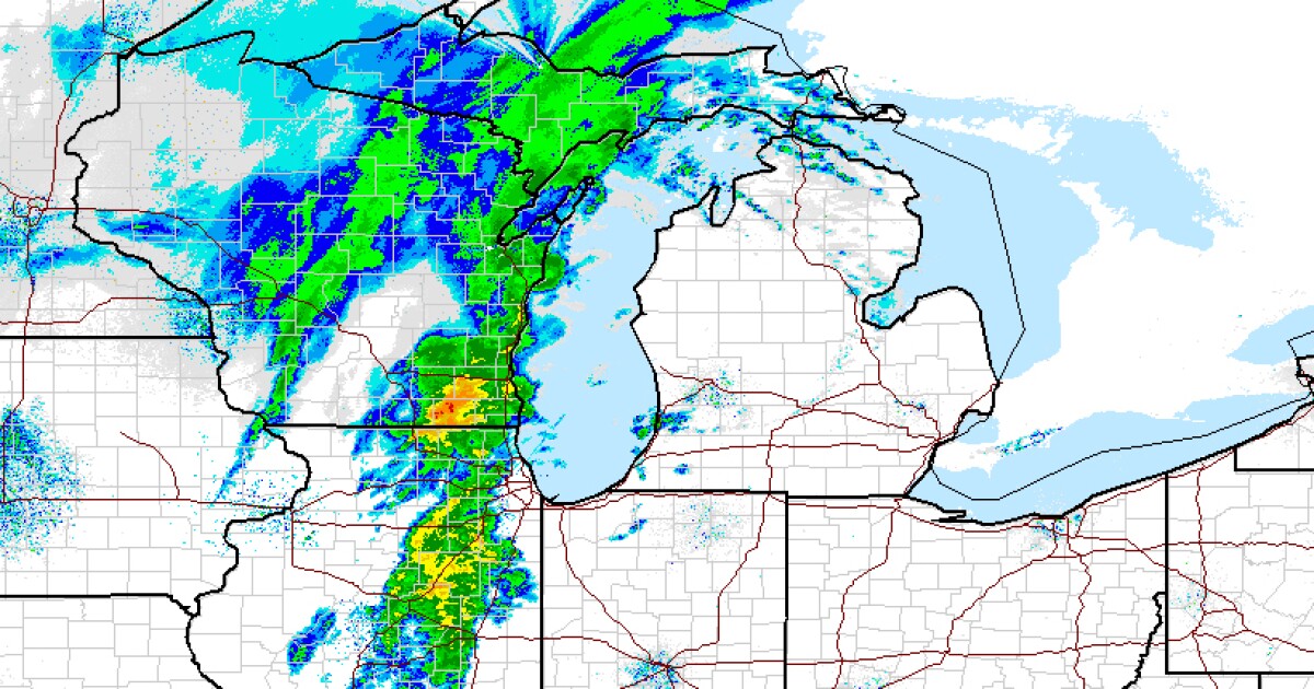 Snowstorm hits Michigan's Upper Peninsula, cold temps to follow