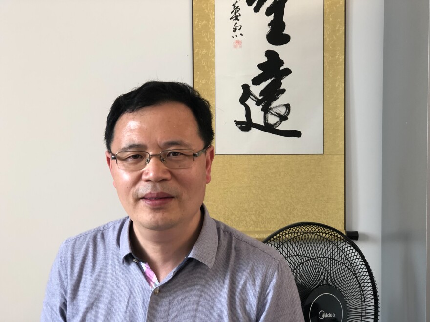 Qiu Dongyang, a professor at the Chongqing University of Technology, says the city's economy is cooling off but that it is a good thing.