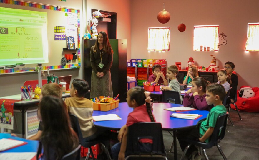 The class listened intently to Horne's praise.