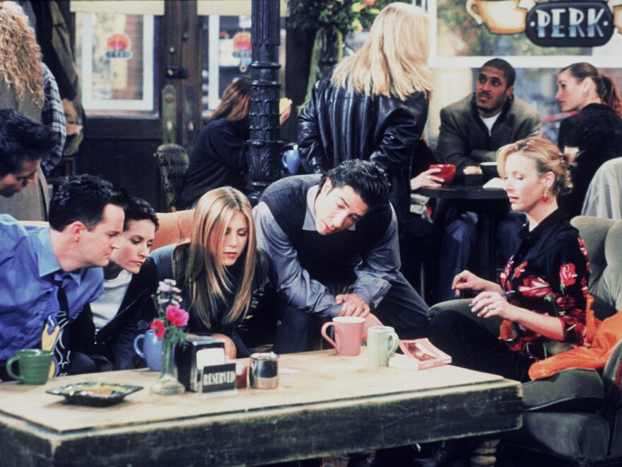 The six Manhattan singles of <em>Friends</em> (from left, Joey (Matt LeBlanc), Chandler (Matthew Perry), Monica (Courteney Cox), Rachel (Jennifer Aniston), Ross (David Schwimmer) and Phoebe (Lisa Kudrow) congregate at Central Perk in this 1999 still photo from the program.