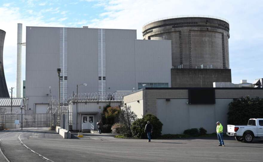 AI is bringing old nuclear plants out of retirement | New England Public  Media