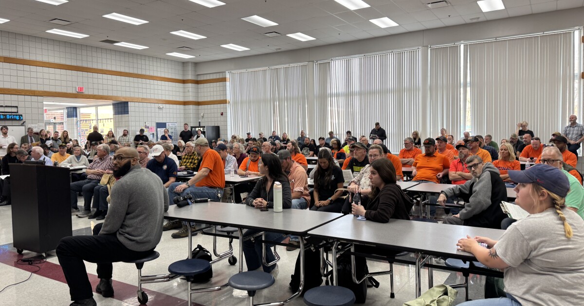 Neighbors, union workers at odds over construction of proposed Clark County solar project