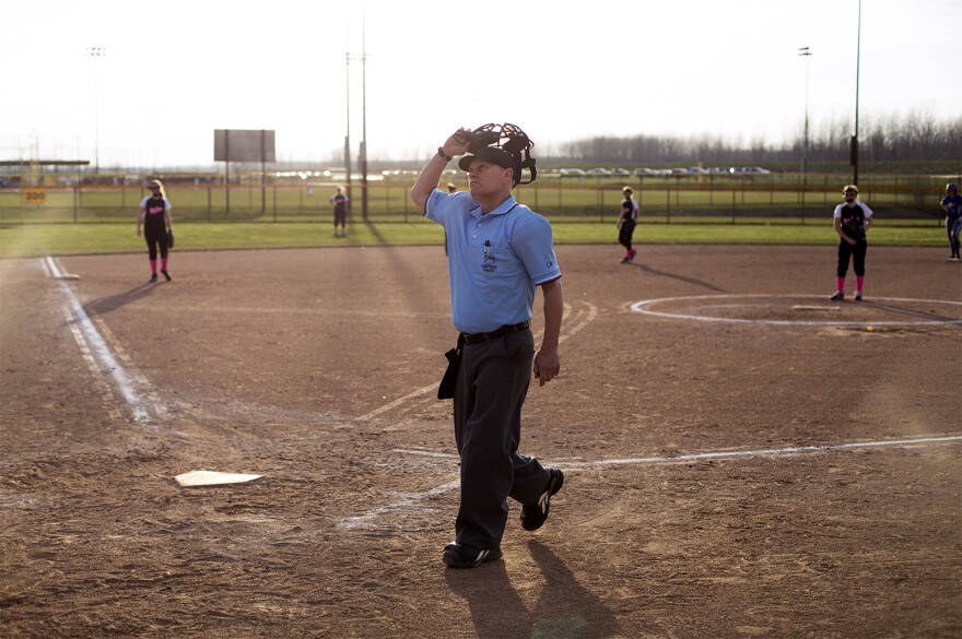 Autoworker Chris Paplanus says umpiring helped him stay afloat after he was laid off from Chrysler during the recession. (April 11, 2018)