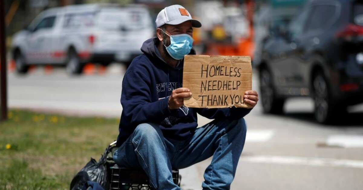 A Jacksonville panhandling law passes easily despite concerns WUSF