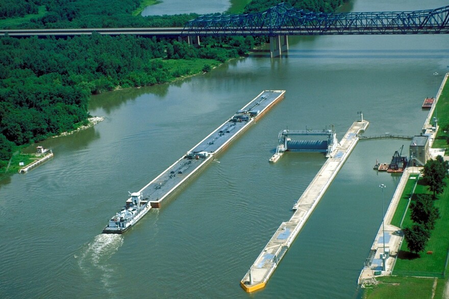 The Peoria Lock & Dam along the Illinois River near North Pekin, just south of the Shade-Lohmann Bridge..