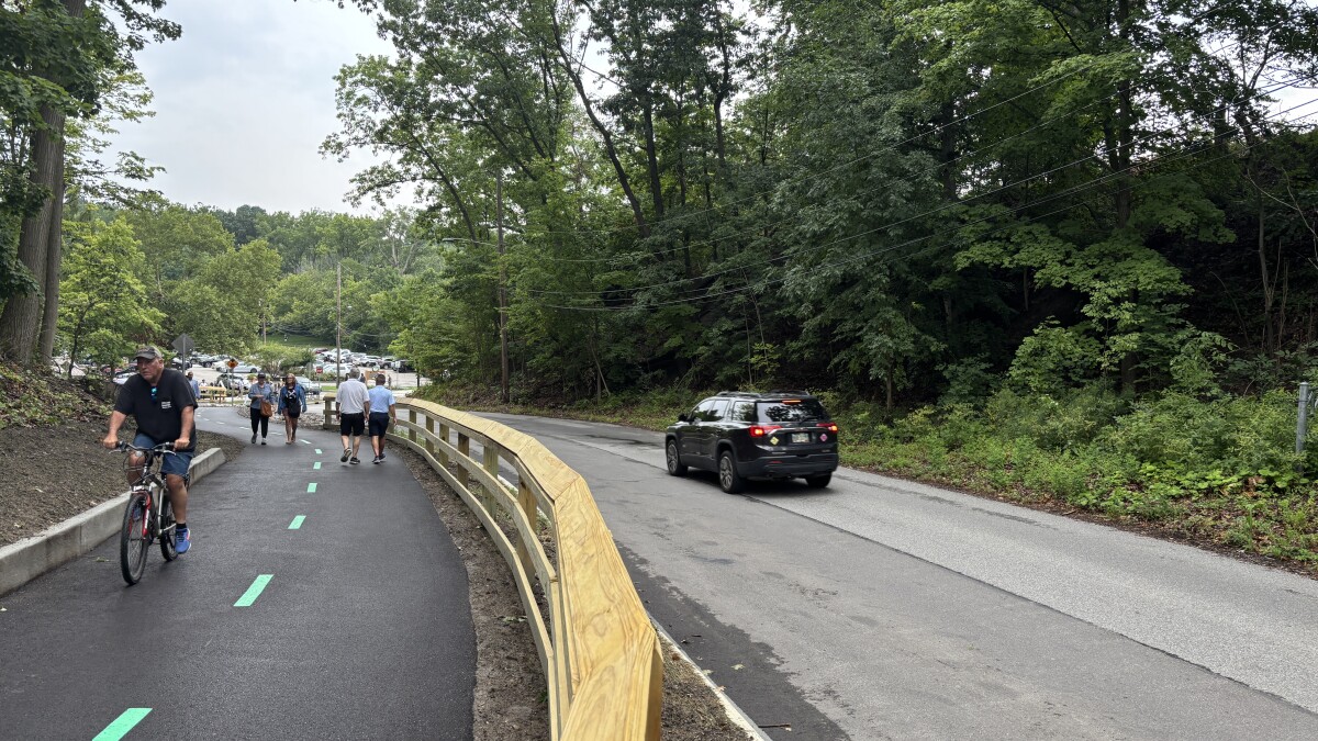 Old Lorain Connector now open to link Cleveland's west side to Rocky River Reservation