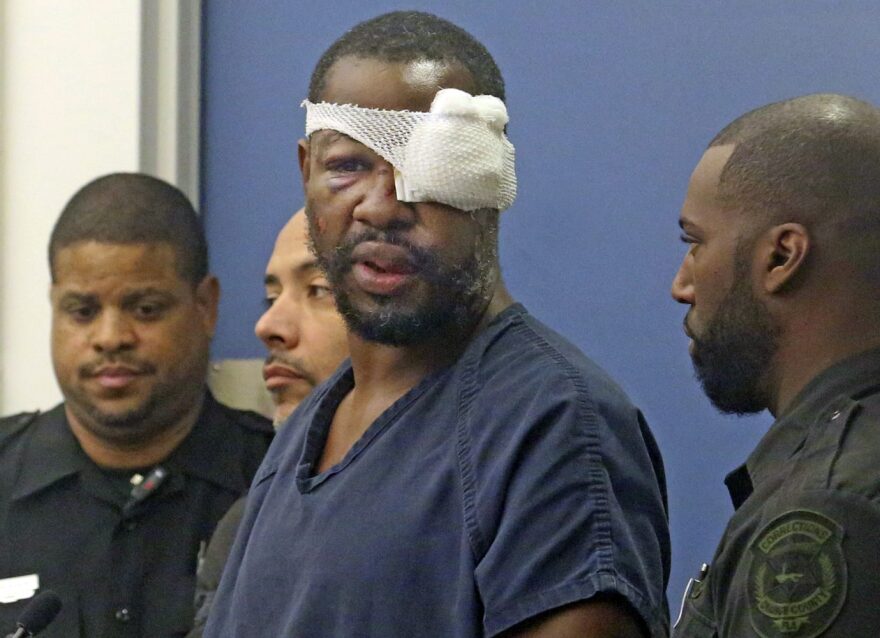 Markeith Loyd, suspected of fatally shooting a Florida police officer, attends a court appearance, Friday, Jan. 20, 2017, at the Orange County Jail in Orlando, Fla. (Red Huber/Orlando Sentinel via AP, Pool)