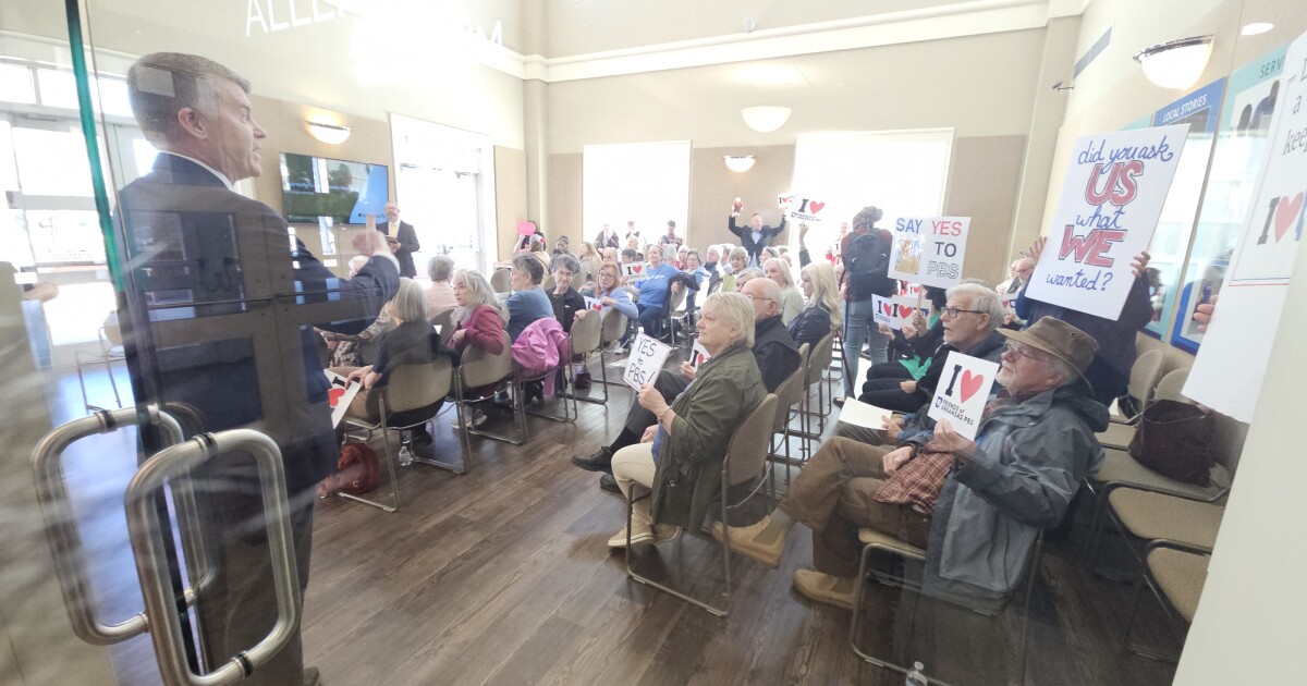 Arkansas TV commissioners pause PBS disaffiliation