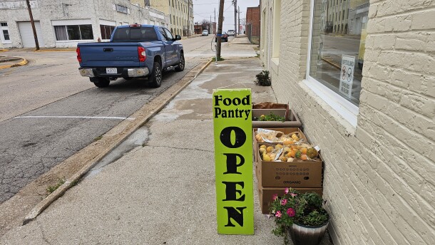 Frontside of the Louisiana Food Pantry in Louisiana, MO