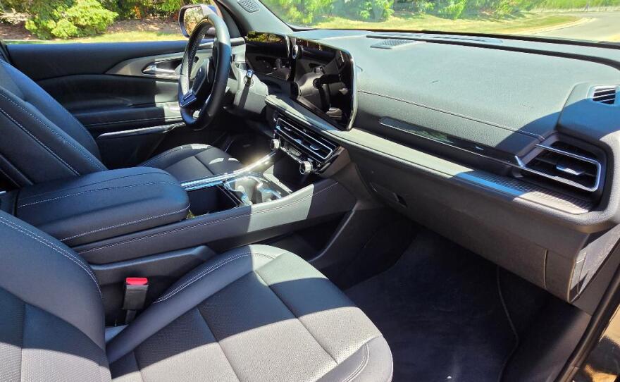2026 Chevrolet Traverse LT AWD interior
